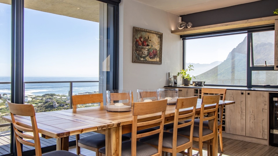 3 Bedroom Property for Sale in Rooi Els Western Cape